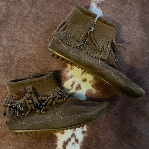 Minnetonka Shoes - Minnetonka Moccasin Booties